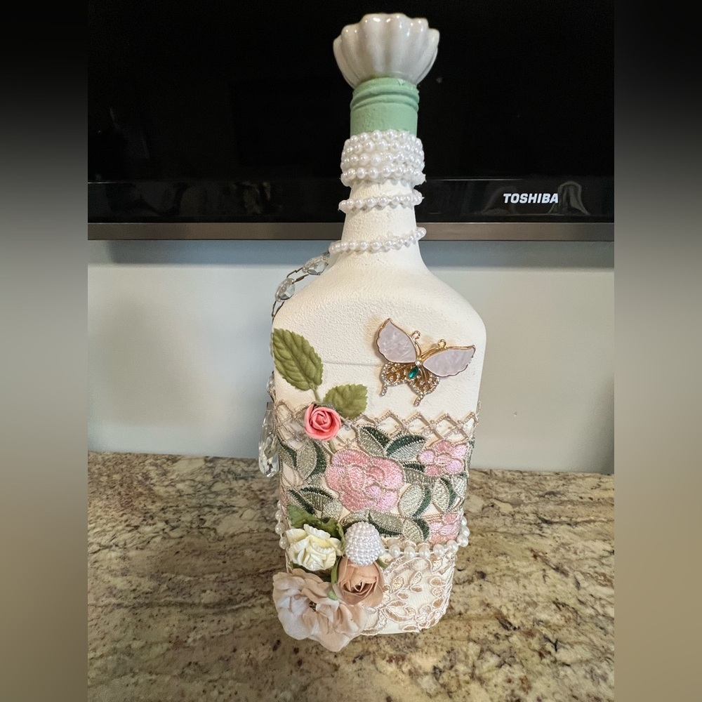 Hand Crafted Cream and Brown Accent Piece